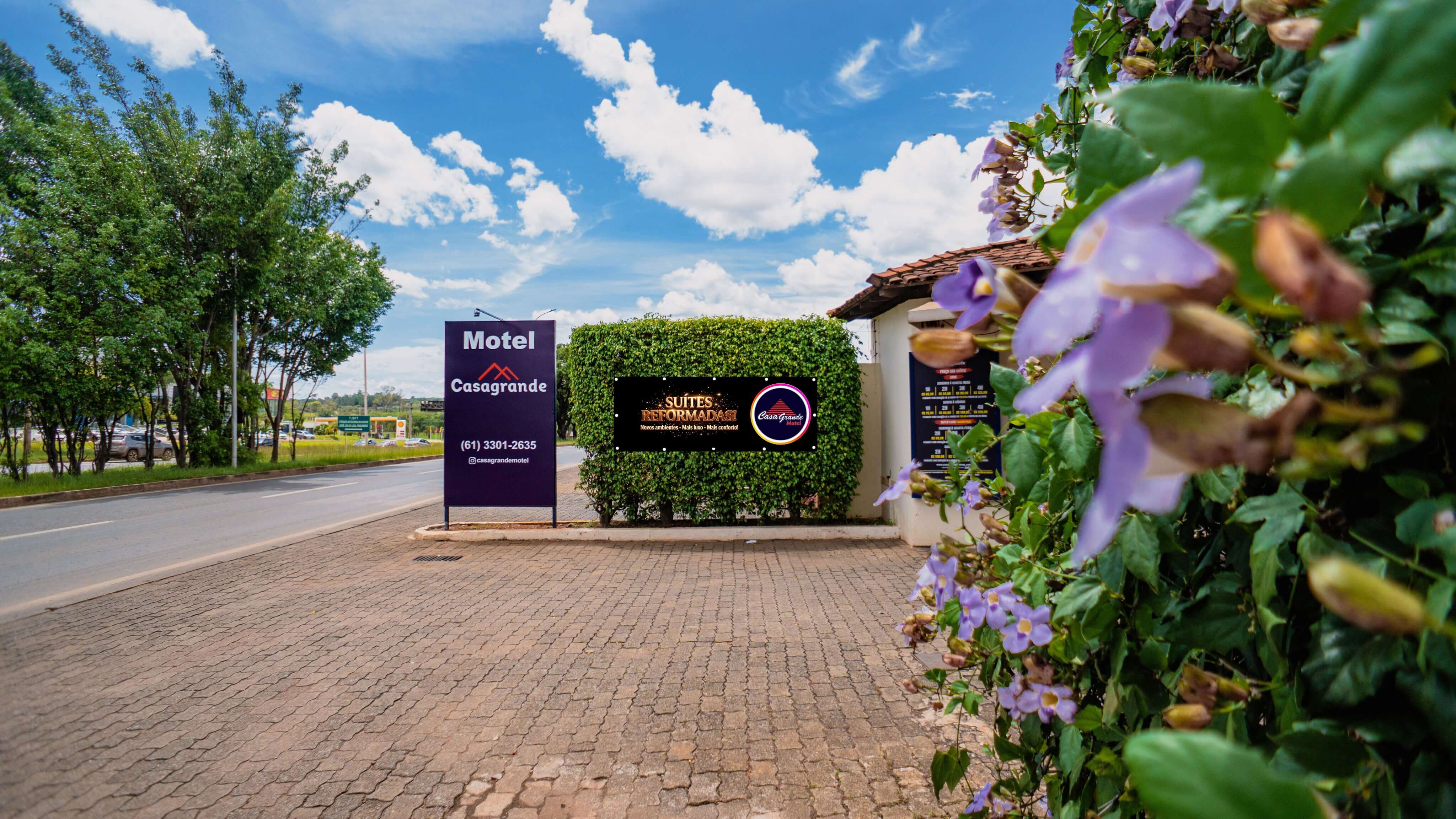 imagem de uma suíte com piscina